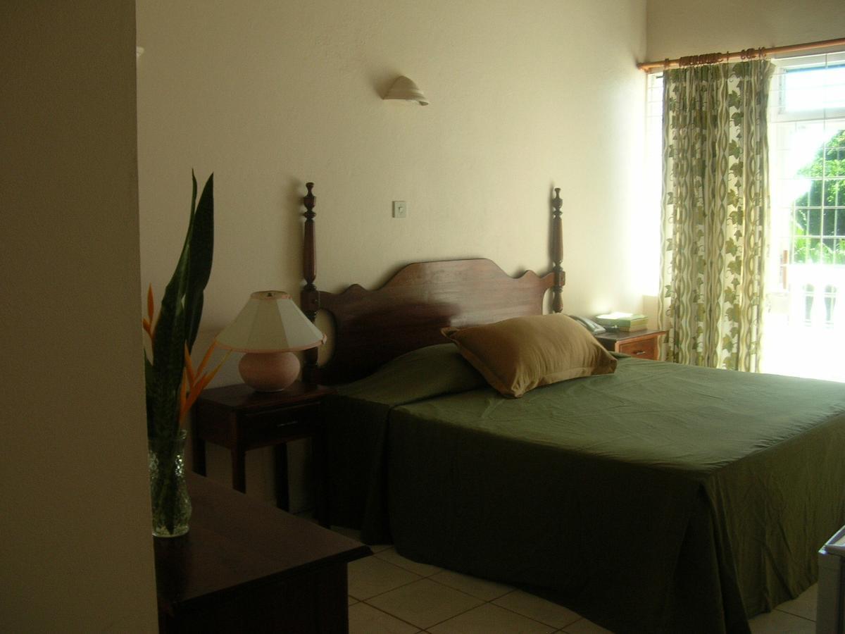 Whispering Bamboo Cove Resort Belfast Quarto foto